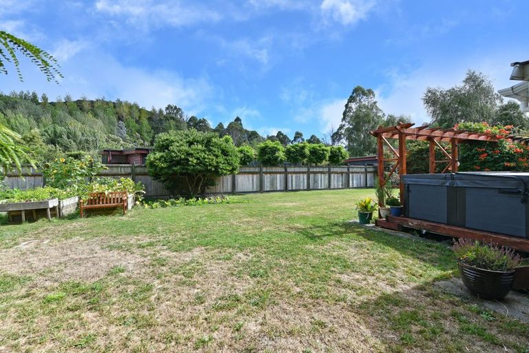 Photo of property in 361 Main Road North, Brown Owl, Upper Hutt, 5018
