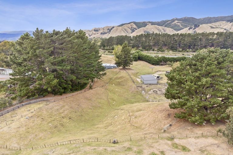 Photo of property in 6 Derham Road, Te Horo, Otaki, 5581