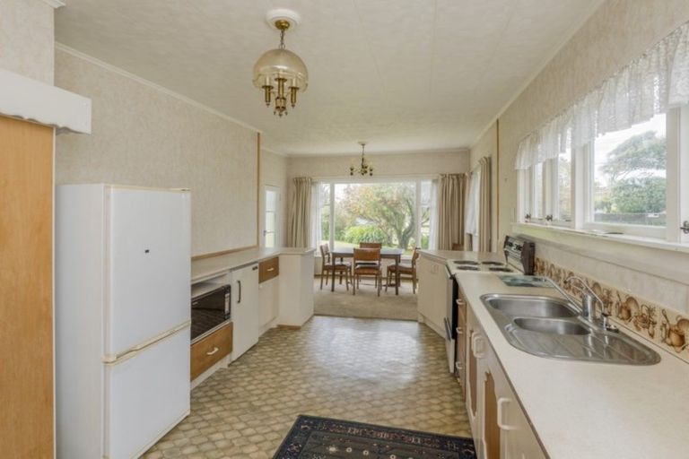 Photo of property in 36 Rangihiroa Street, Waikanae Beach, Waikanae, 5036