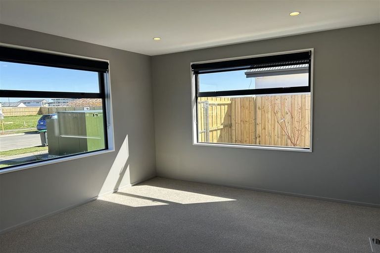 Photo of property in 28 Larissa Road, Halswell, Christchurch, 8025