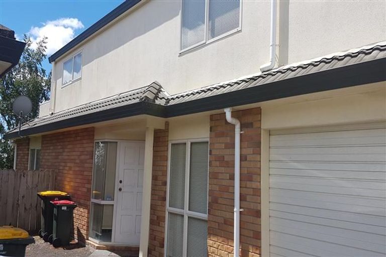 Photo of property in 2 Birchlea Rise, Goodwood Heights, Auckland, 2105