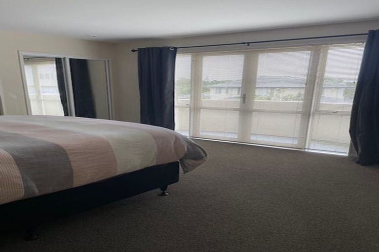 Photo of property in 7 Gillett Place, Botany Downs, Auckland, 2014