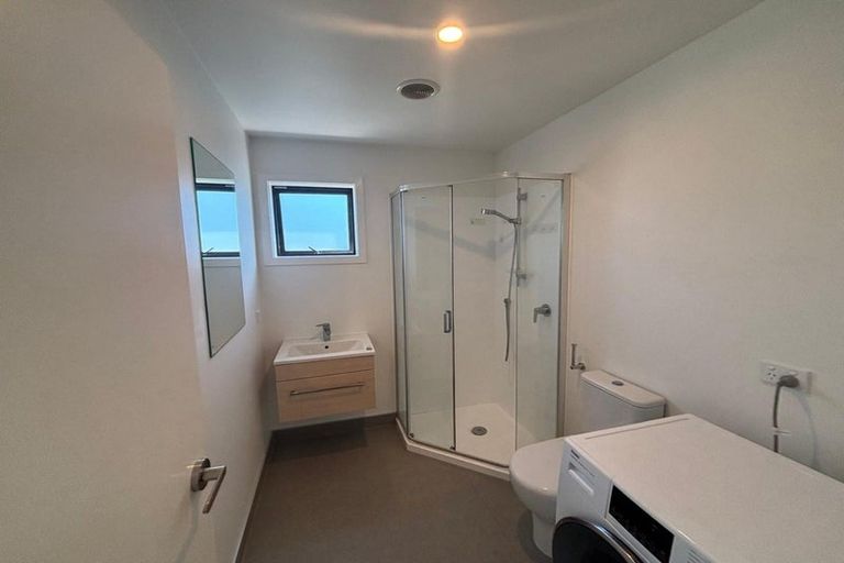 Photo of property in 2/12 Enderby Drive, Te Atatu Peninsula, Auckland, 0610