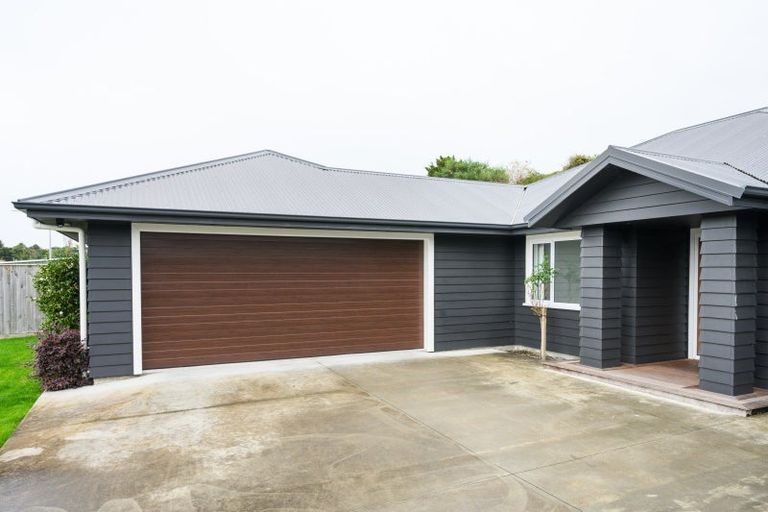 Photo of property in 29 Freedom Drive, Kelvin Grove, Palmerston North, 4414