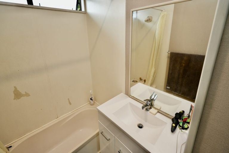 Photo of property in 20 Tiller Close, Kelvin Grove, Palmerston North, 4414