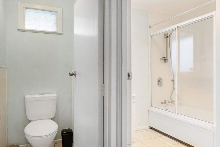 Photo of property in 7 Barberry Lane, Te Atatu Peninsula, Auckland, 0610