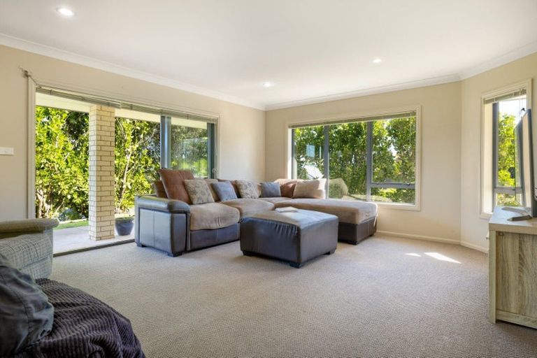 Photo of property in 22 Caldera Close, Pyes Pa, Tauranga, 3112