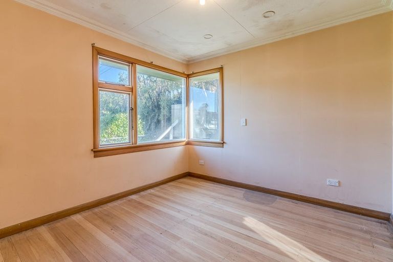 Photo of property in 21 Seaview Terrace, Kew, Dunedin, 9012