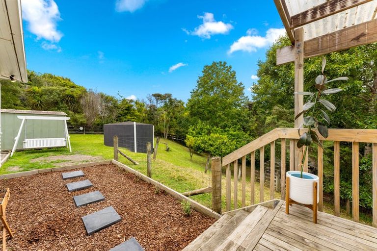 Photo of property in 2 Slater Road, South Head, Helensville, 0874