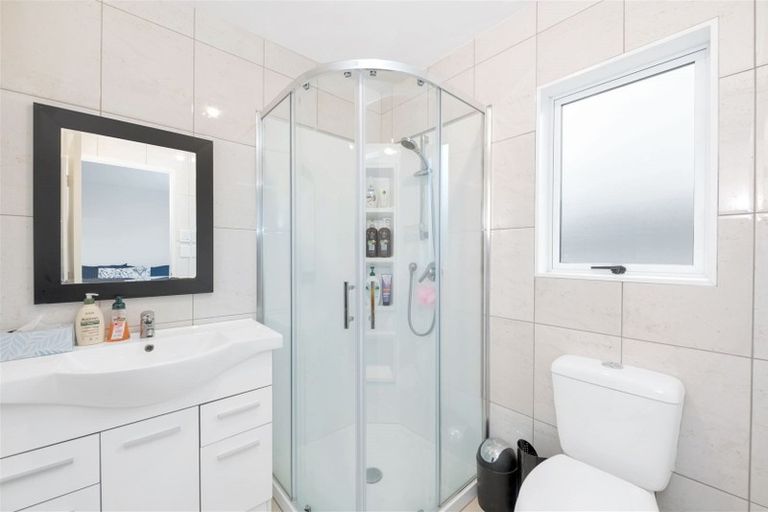 Photo of property in 16 John Broad Place, Flat Bush, Auckland, 2019