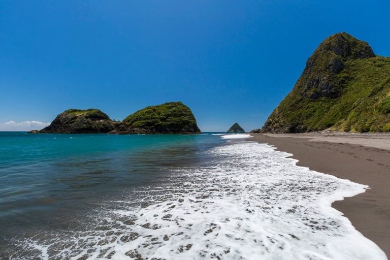 Photo of property in 25 Simons Street, Moturoa, New Plymouth, 4310