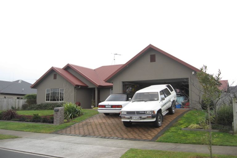 Photo of property in 16 Roderick Place, Rototuna, Hamilton, 3210