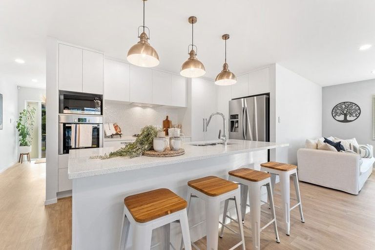 Photo of property in 24 Woodridge Drive, Stanmore Bay, Whangaparaoa, 0932