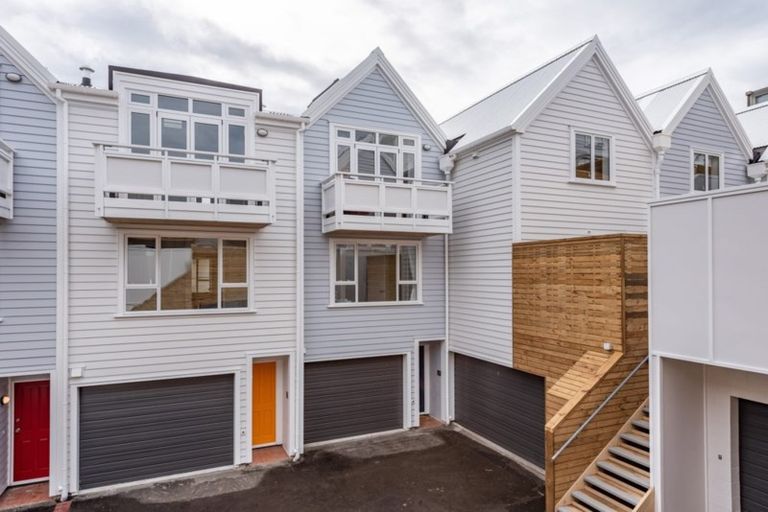 Photo of property in Pirie Street Townhouses, 20/35 Pirie Street, Mount Victoria, Wellington, 6011