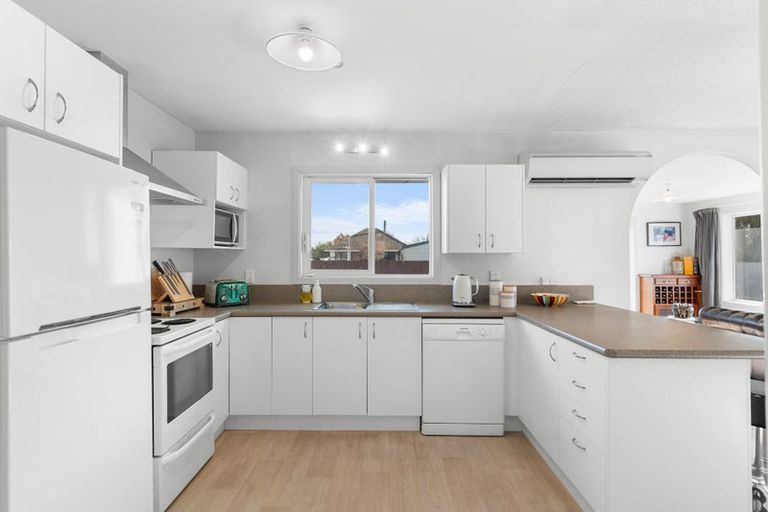 Photo of property in 33 Wilton Crescent, Bishopdale, Christchurch, 8053