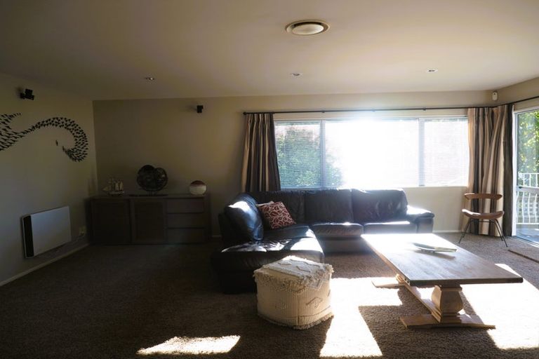 Photo of property in 8 Amner Place, Bluff Hill, Napier, 4110
