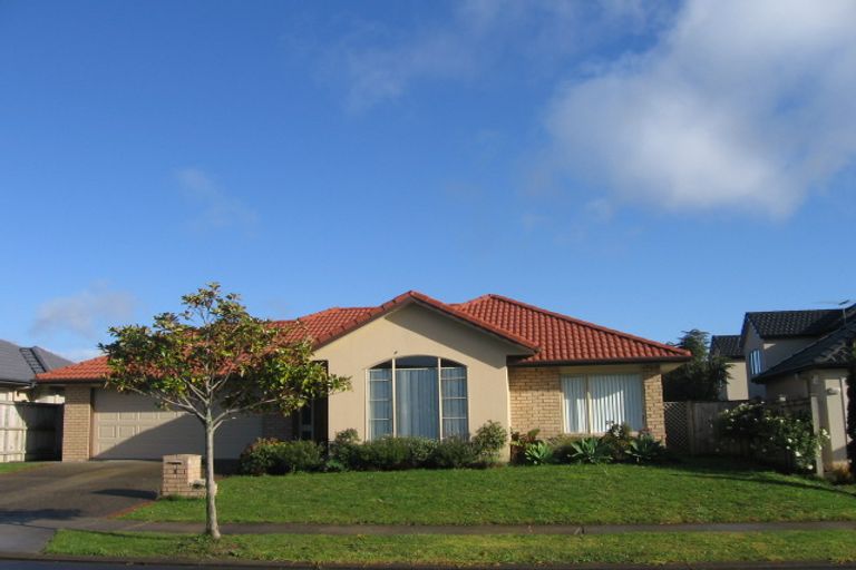 Photo of property in 3 Thornbury Crescent, East Tamaki Heights, Auckland, 2016