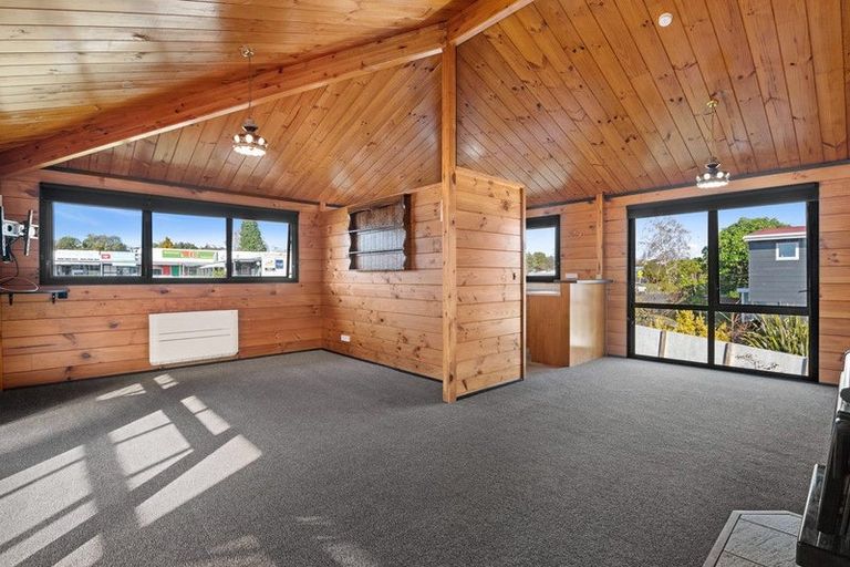 Photo of property in 33 Richmond Avenue, Richmond Heights, Taupo, 3330