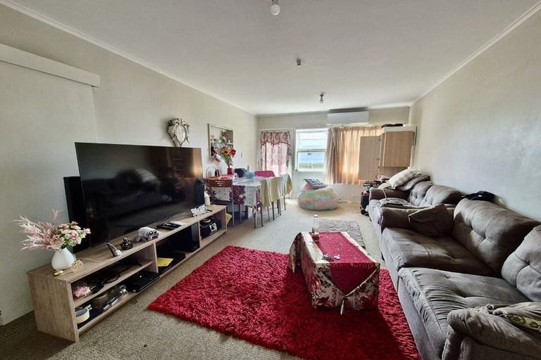 Photo of property in 2/109a Kolmar Road, Papatoetoe, Auckland, 2025