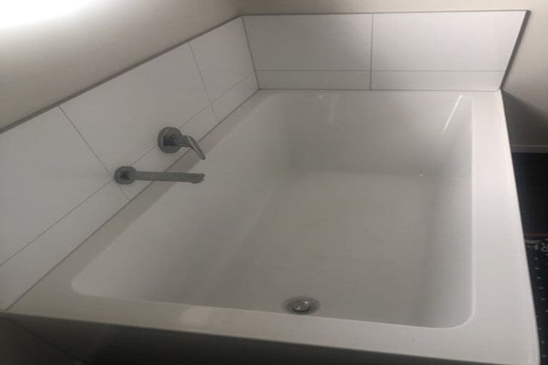 Photo of property in 102 Mangorei Road, Merrilands, New Plymouth, 4312