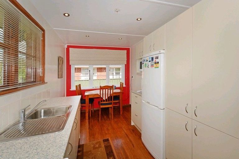 Photo of property in 16 Hazel Street, Ebdentown, Upper Hutt, 5018