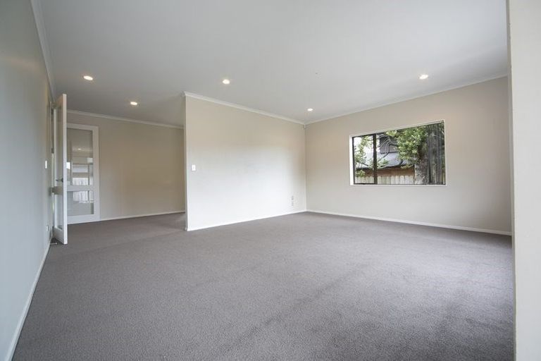 Photo of property in 16d Lincoln Road, Henderson, Auckland, 0610