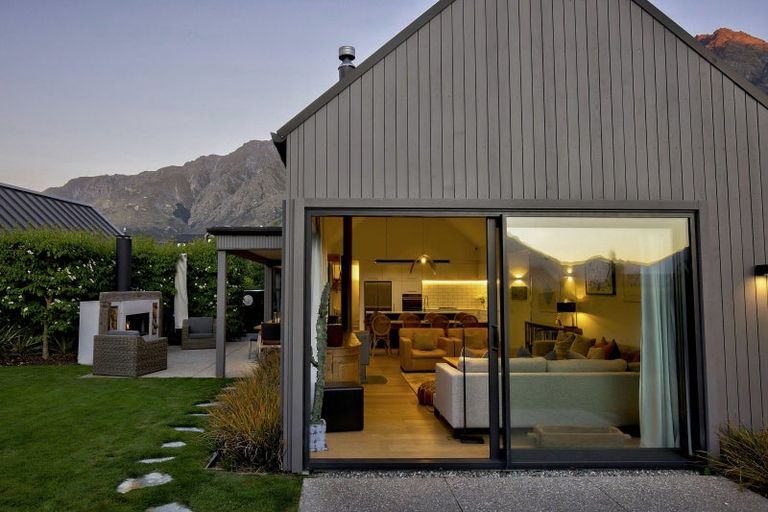 Photo of property in 54 Falconer Rise, Jacks Point, Queenstown, 9371