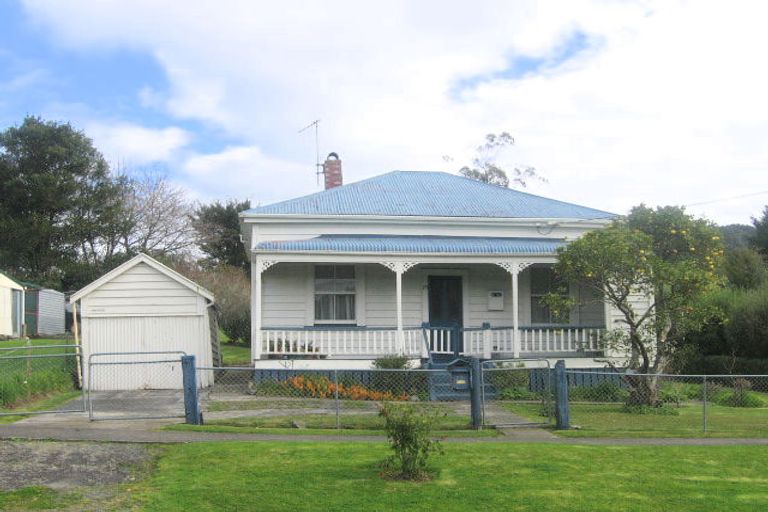 Photo of property in 75 King Street, Hikurangi, 0114