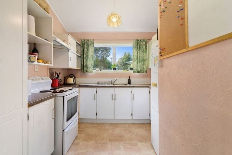 Photo of property in 9 Rewarewa Street, Owhata, Rotorua, 3010