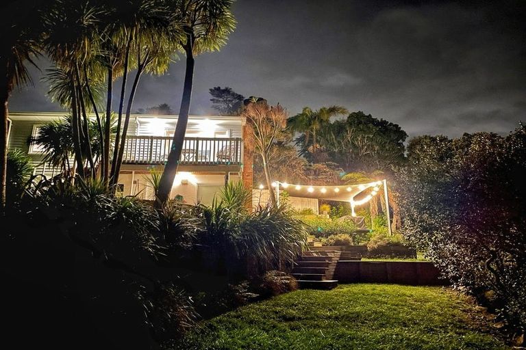Photo of property in 35 Drome View Place, Beach Haven, Auckland, 0626