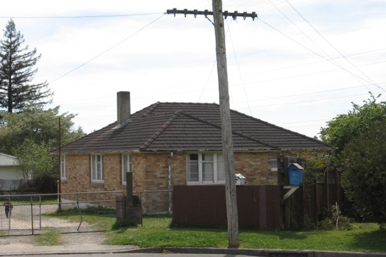 Photo of property in 9 Knight Place, Pomare, Rotorua, 3015