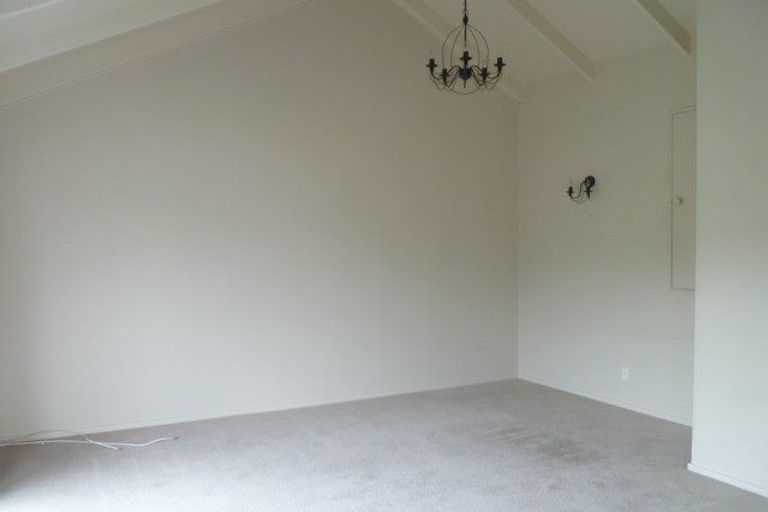 Photo of property in 34 Parklands Drive, Karori, Wellington, 6012