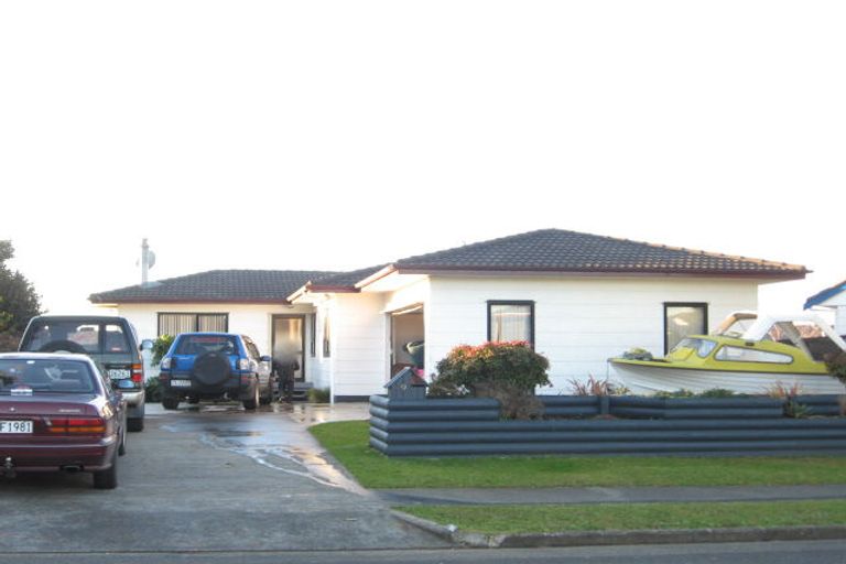 Photo of property in 9 Hadley Wood Drive, Wattle Downs, Auckland, 2103