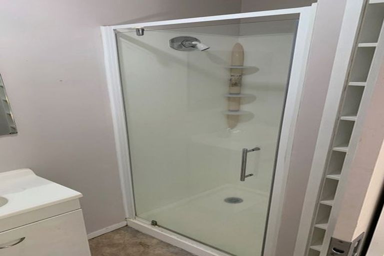 Photo of property in 32 Sycamore Drive, Sunnynook, Auckland, 0620