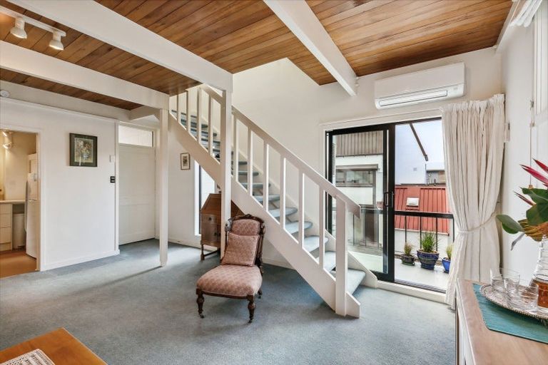 Photo of property in Pitarua Court, 2/11 Pitarua Street, Thorndon, Wellington, 6011