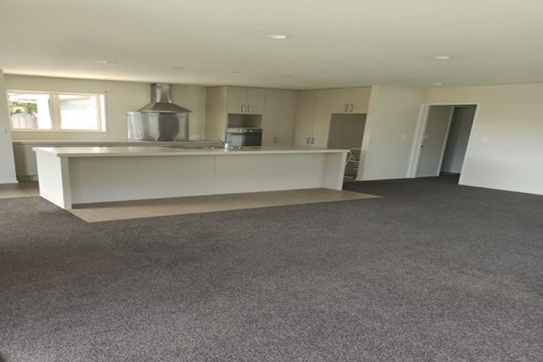 Photo of property in 5 Jennings Place, Rangiora, 7400