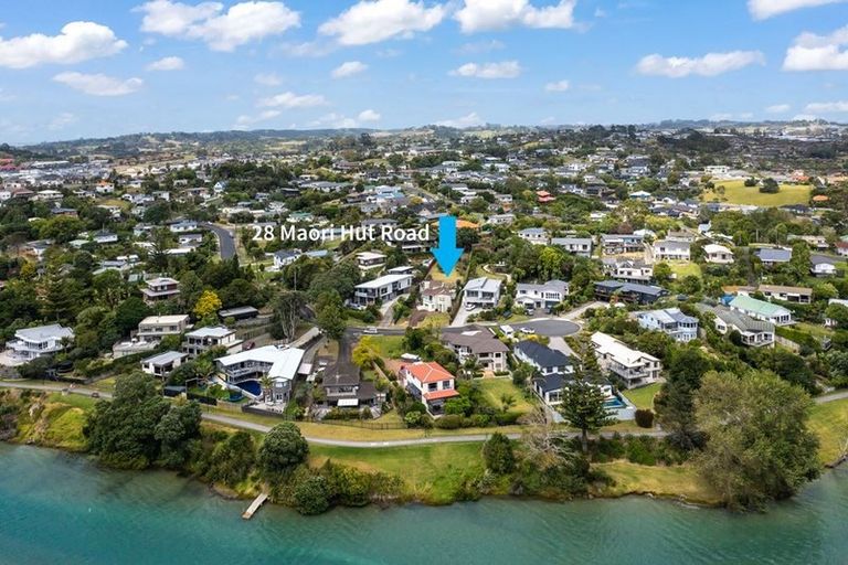 Photo of property in 28 Maori Hut Road, Red Beach, 0932