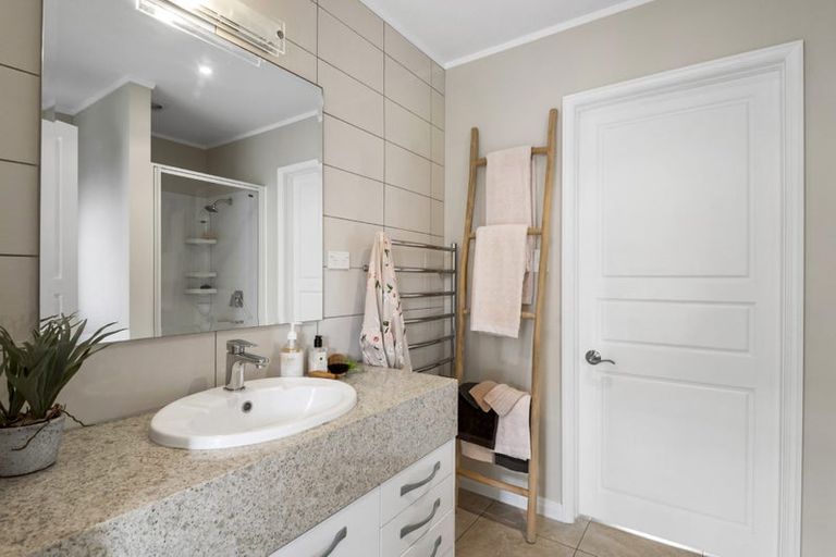 Photo of property in 3/15 Saltburn Road, Milford, Auckland, 0620