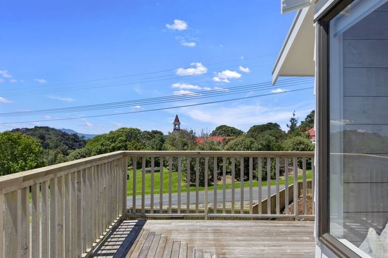 Photo of property in 4 Puriri Avenue, Leigh, 0985