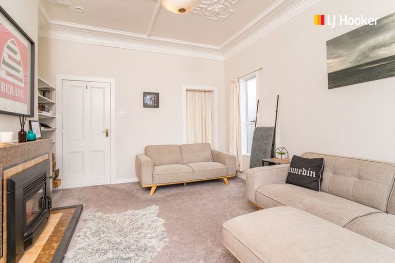 Photo of property in 10 Hargest Crescent, Saint Kilda, Dunedin, 9012