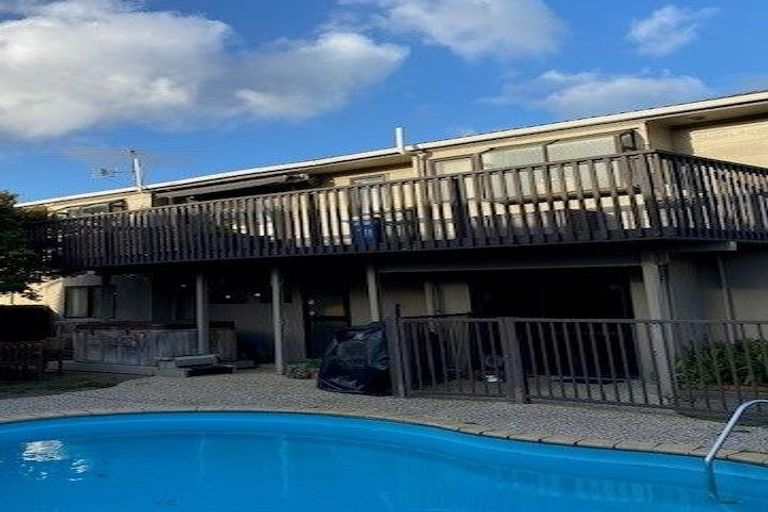 Photo of property in 141 West Harbour Drive, West Harbour, Auckland, 0618