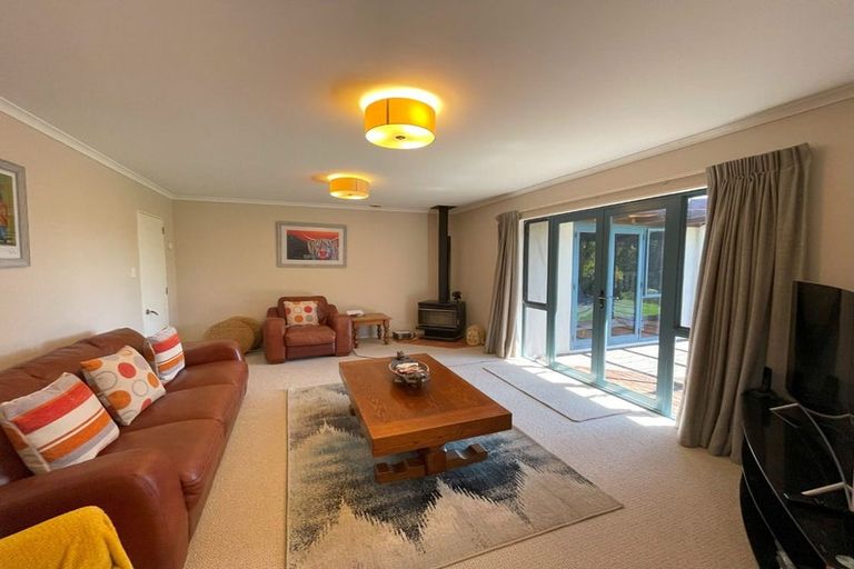 Photo of property in 2a Kaitake Place, Oakura, 4314