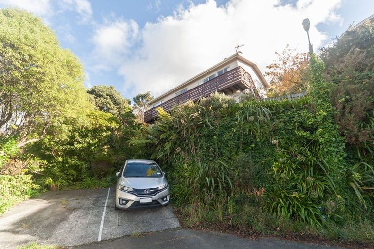 Photo of property in 1/60 Winston Street, Crofton Downs, Wellington, 6035
