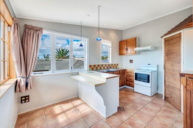 Photo of property in 1/4 Wood Street, Papakura, 2110