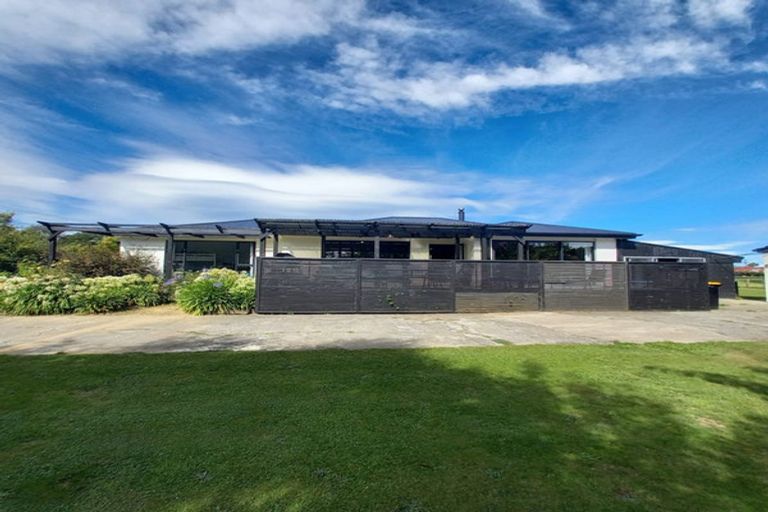 Photo of property in 61 Half Mile Road, Tuatapere, 9620