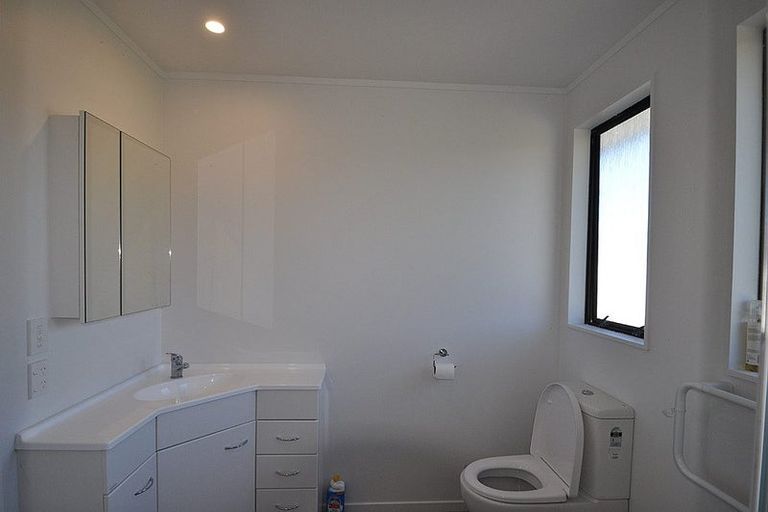 Photo of property in 8 Awatere Place, Snells Beach, 0920
