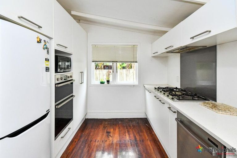Photo of property in 7 Donegal Street, Avondale, Auckland, 0600