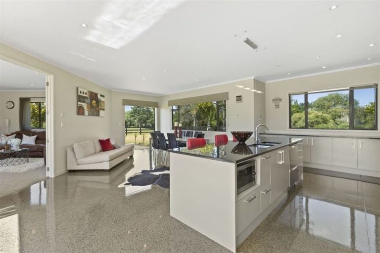 Photo of property in 332a Karaka Road, Karaka, Drury, 2578