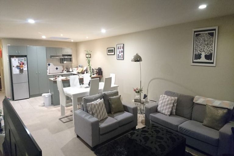 Photo of property in 5 Bunker Rise, Golflands, Auckland, 2013