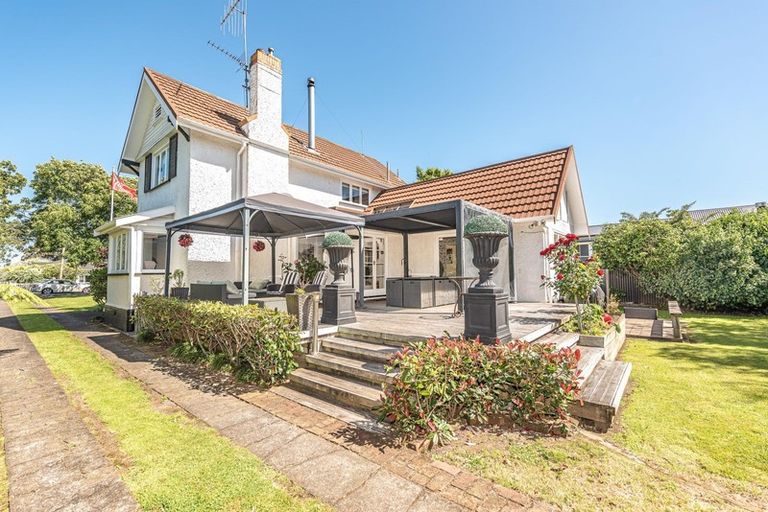 Photo of property in 12 Tarata Street, Saint Johns Hill, Whanganui, 4501